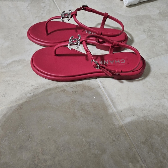 Chanel shoes - Picture 2 of 6